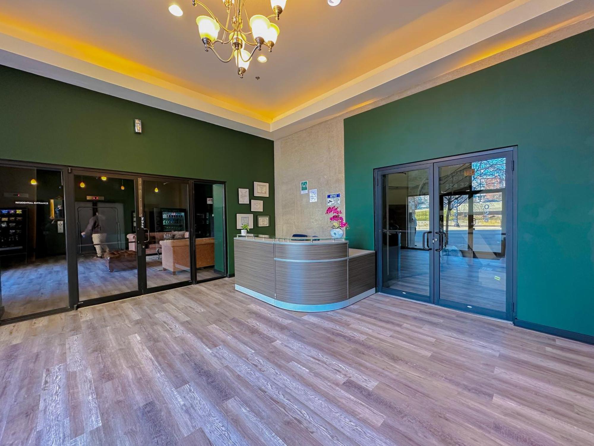 Bright 2Br Luxury Corner Suite With Optional Parking Sleeps 6 Guests Near Mccormick Place And Soldier Field Chicago Exteriör bild