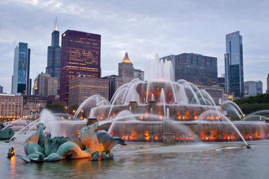 Bright 2Br Luxury Corner Suite With Optional Parking Sleeps 6 Guests Near Mccormick Place And Soldier Field Chicago Exteriör bild