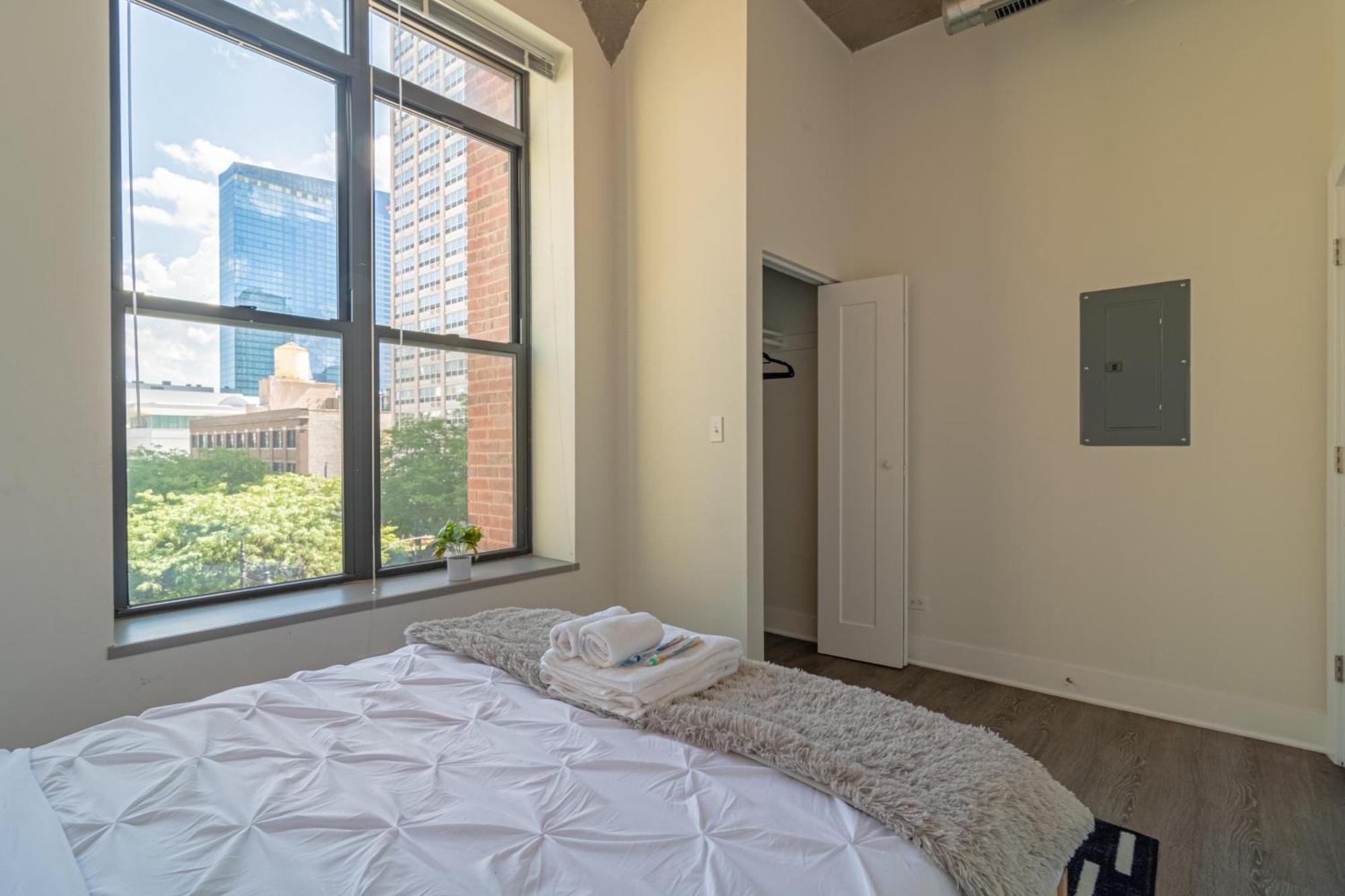 Bright 2Br Luxury Corner Suite With Optional Parking Sleeps 6 Guests Near Mccormick Place And Soldier Field Chicago Exteriör bild